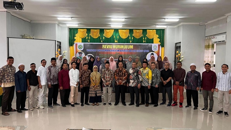 Workshop Penyusunan Kurikulum Berbasis OBE Dan Konsep MBKM Fakultas Syariah