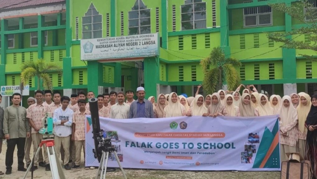 Budi Juliandi Dosen Fakultas Syariah meraih Best Presenter pada Seminar Internasional The 2nd INCQURST