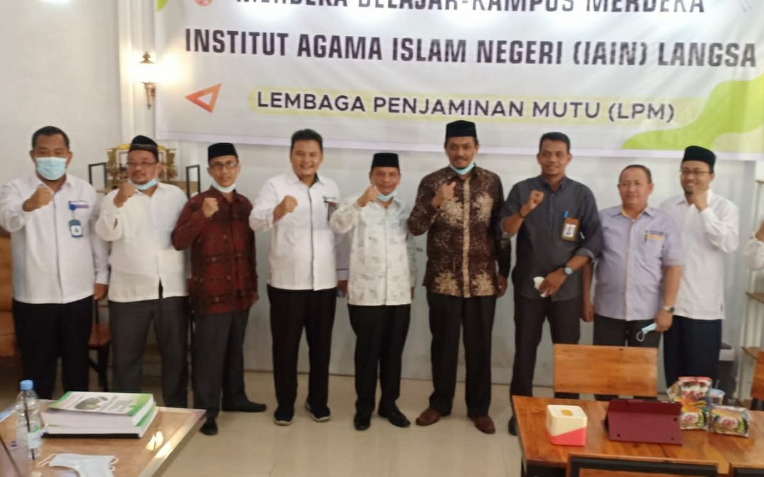 Dekan Fakultas Syariah IAIN Langsa menghadiri Launching Kurikulum MBKM